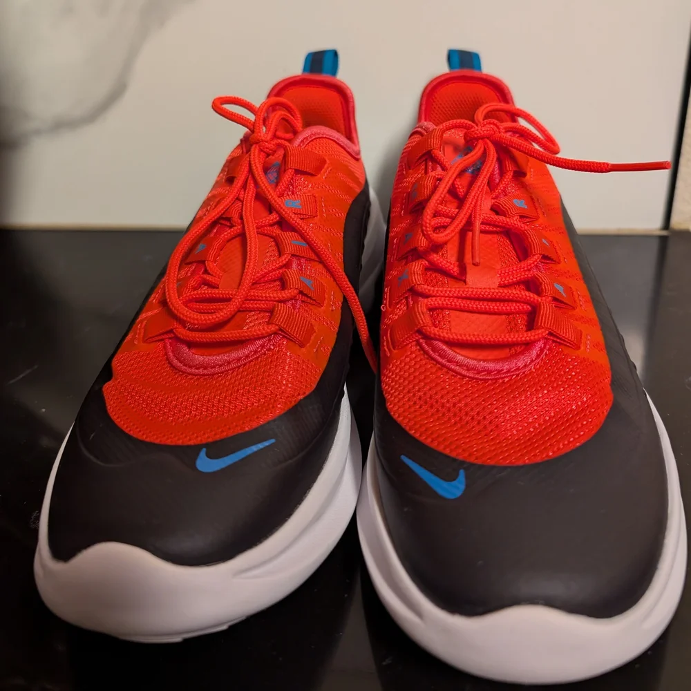 Nike Air Max Axis Grade-School Sneakers Size 5.5Y Like New MSRP $80 - Picture 4 of 12